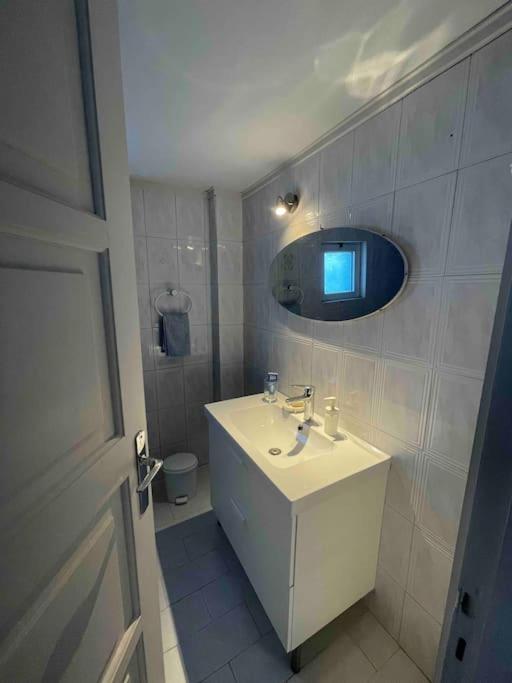 Downtown Tinos View Apartment Екстер'єр фото